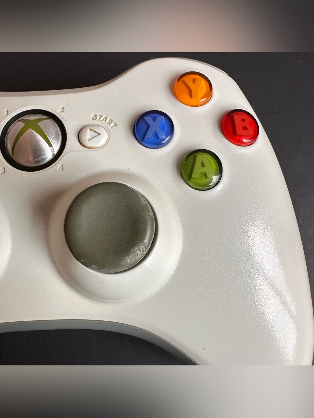 Microsoft Xbox 360 Wireless Controller (White) - Picture 3 of 7